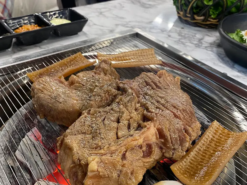 노릇노릇 익어가는 갈비