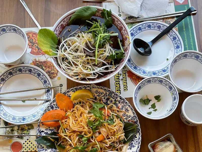 아롱새태 쌀국수와 팟타이