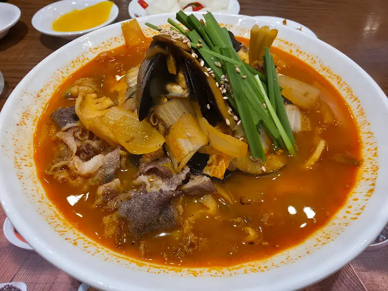 백세짬뽕의 푸짐한 건더기