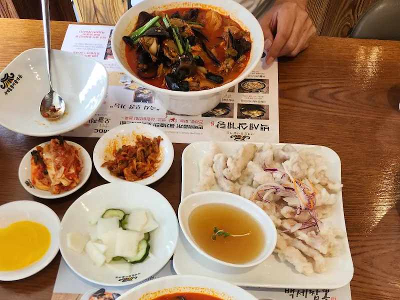 백세짬뽕과 탕수육 한 상 차림