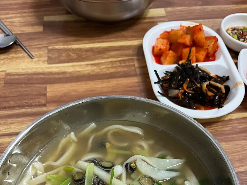 따개비 칼국수 근접샷