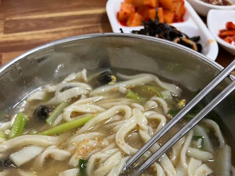 따개비 칼국수 면발