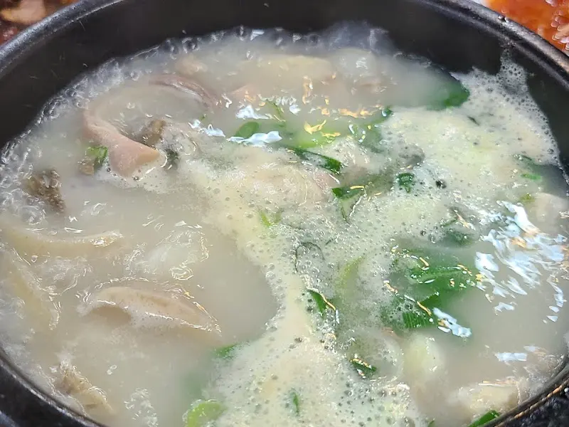 순댓국 안에 가득한 고기