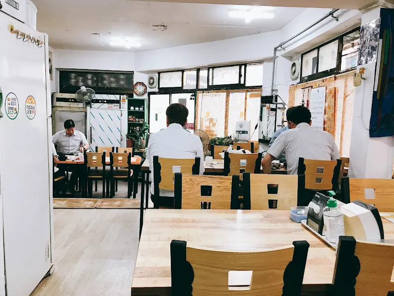 섬진강 재첩국 내부 모습