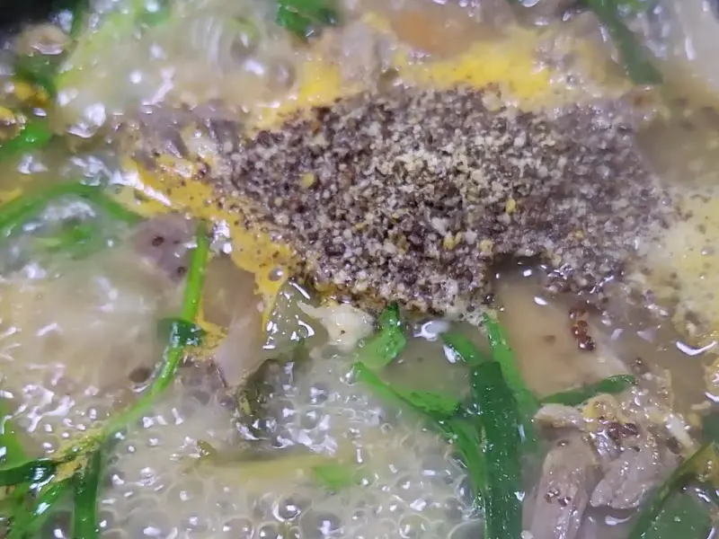 흑염소탕의 디테일 샷