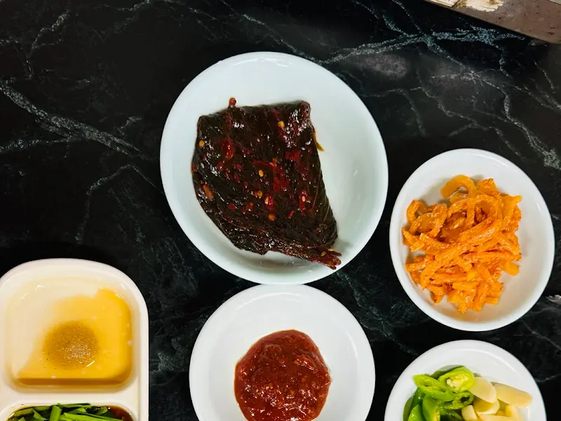 정갈하게 담긴 밑반찬