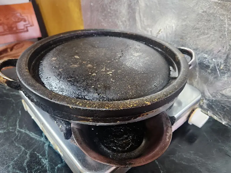 기름때가 묻어있는 불판