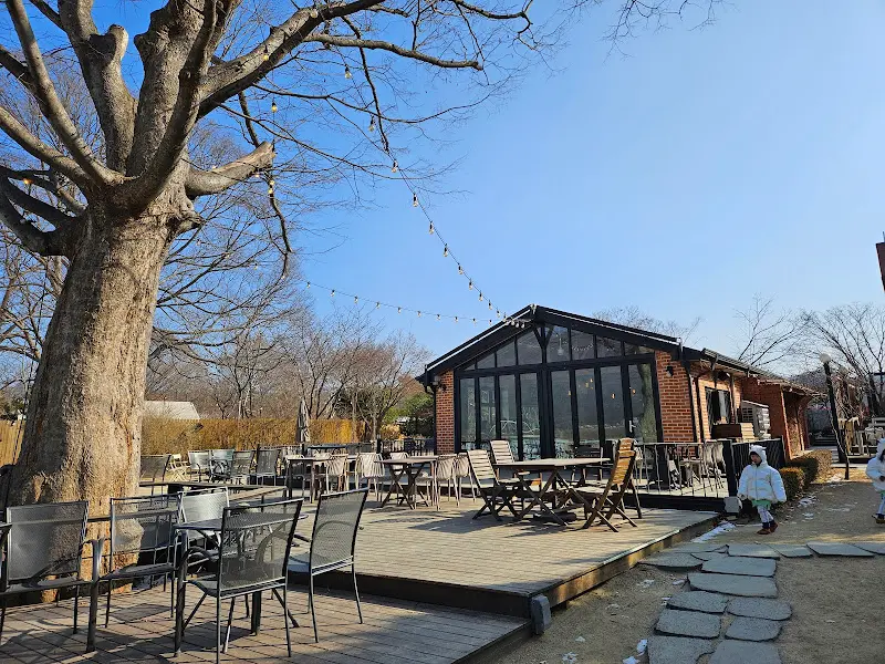 카페 수수 외부 테라스