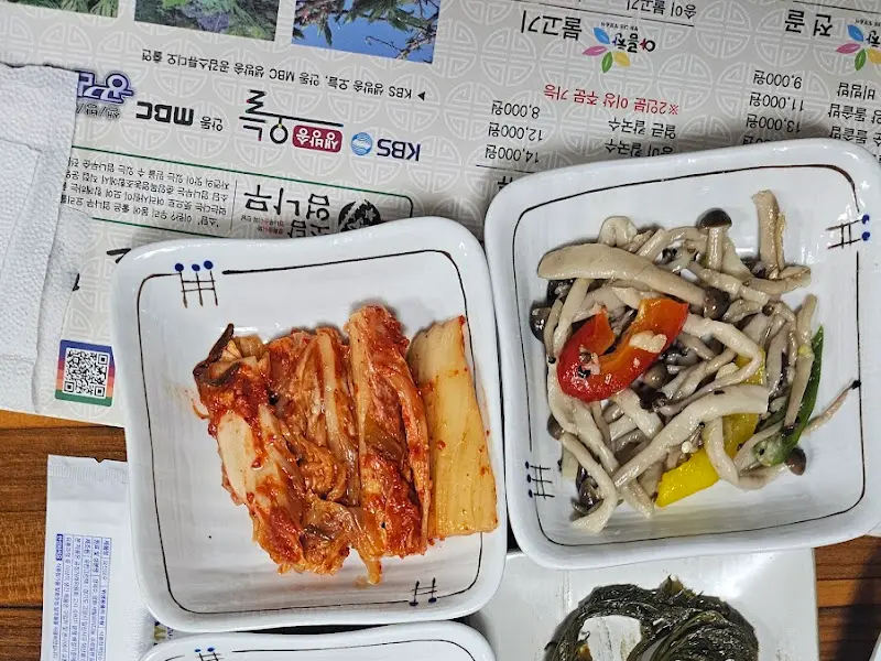 김치와 버섯볶음