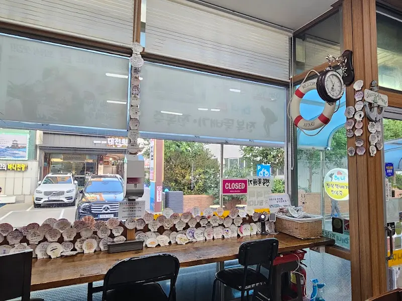 식당 내부 인테리어