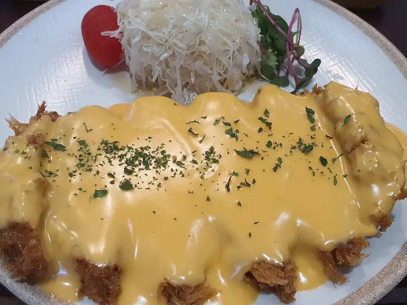 체다치즈가 듬뿍 올려진 치즈카츠