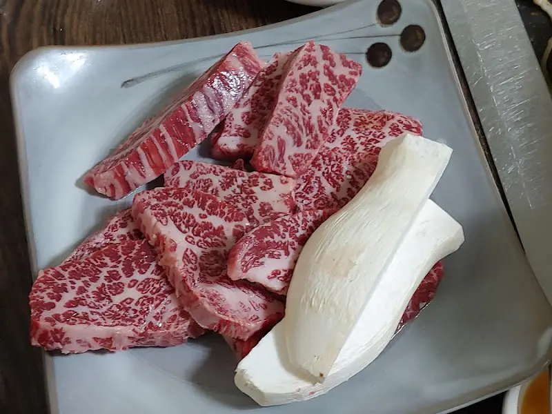 환상적인 마블링의 꽃살