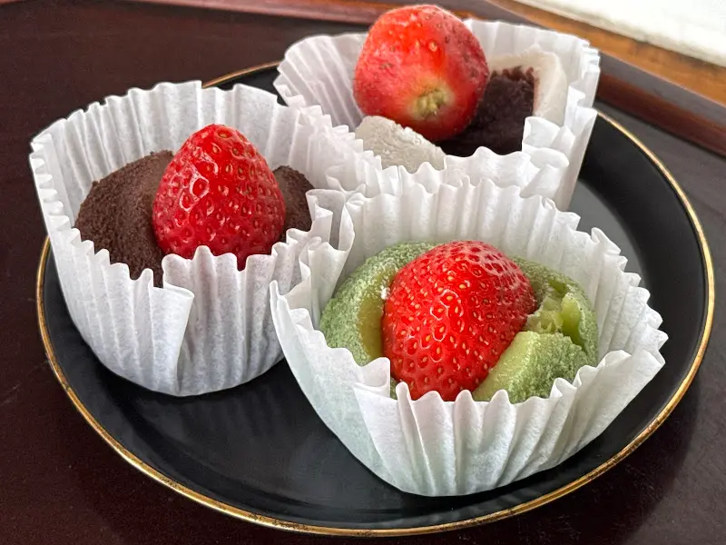 앙증맞은 딸기 모찌