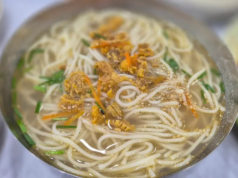 성게국수 클로즈업