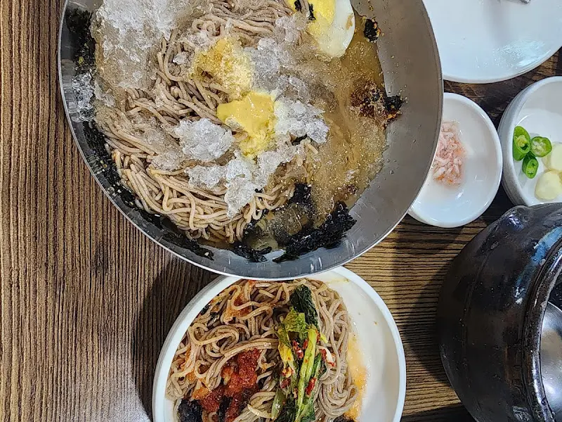 시원한 동치미 막국수