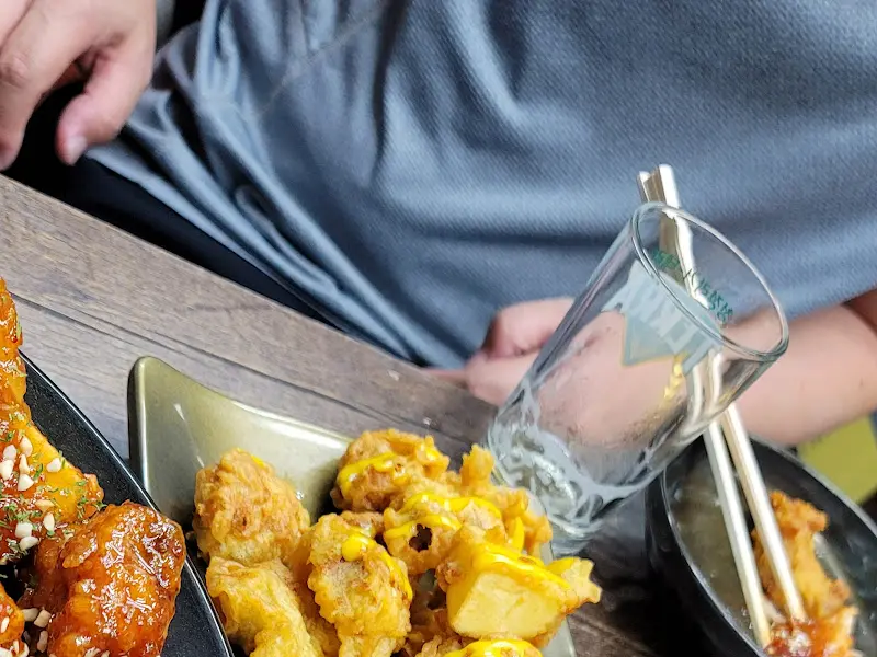 시원한 맥주와 함께 즐기는 행복통닭