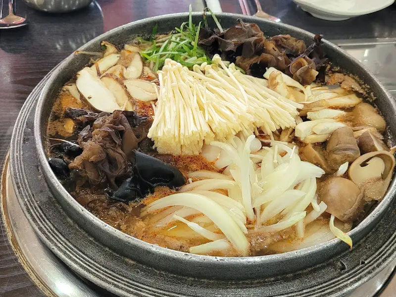 푸짐한 버섯전골