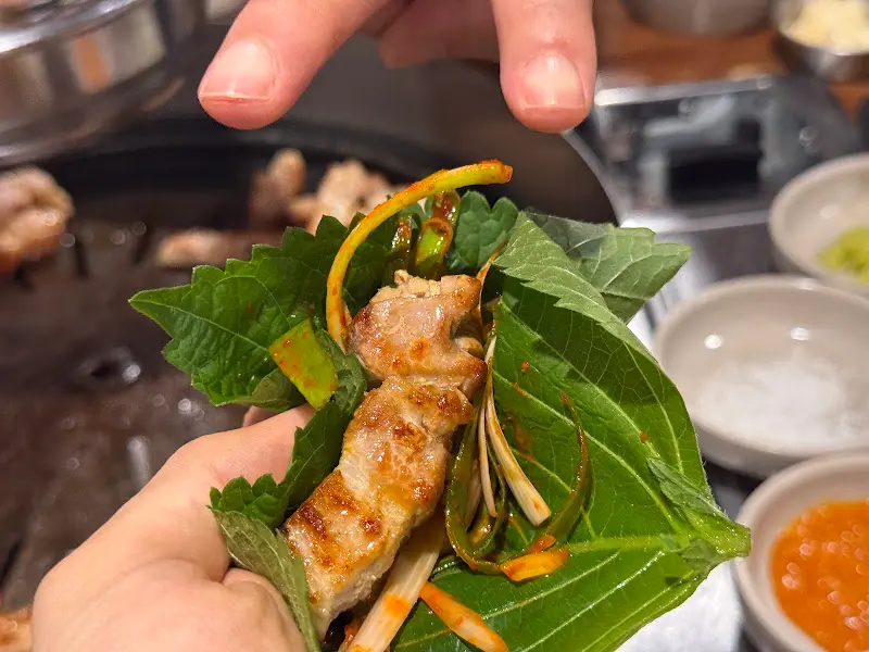 쌈으로 먹는 삼겹살