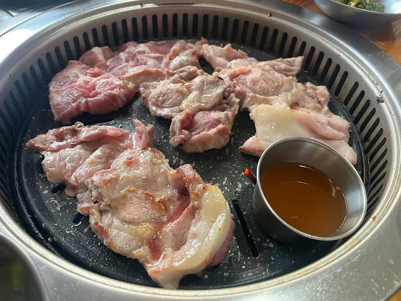 불판 가득 채워진 특목살