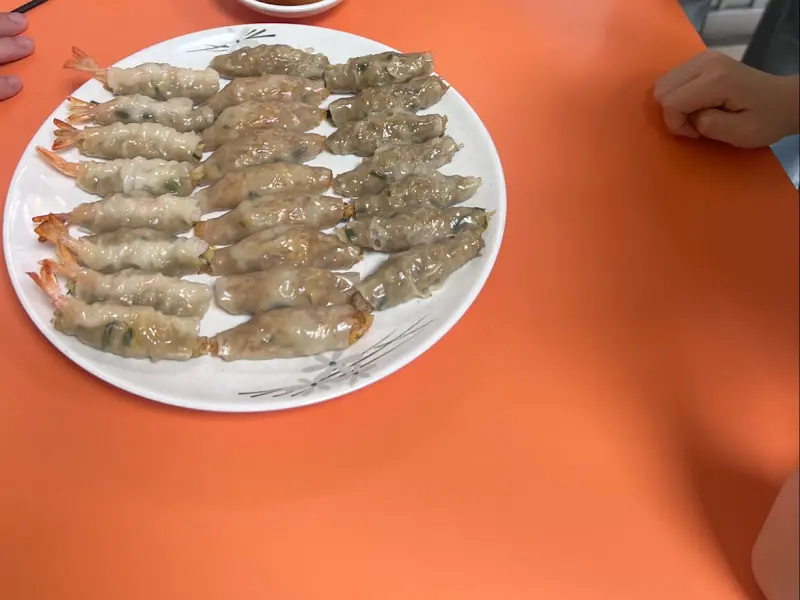 접시에 담긴 만두