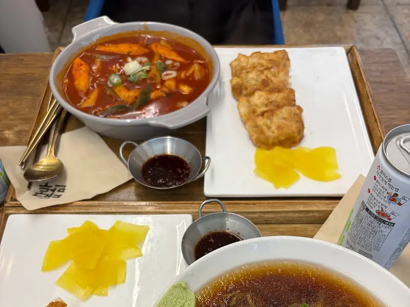 만두와 떡볶이