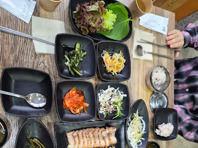 정갈하게 차려진 한 상 차림