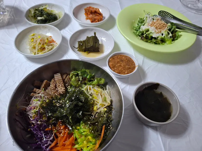 도토리 새싹 비빔밥