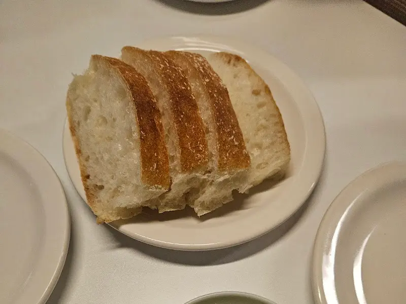 따뜻하게 구워져 나온 치아바타