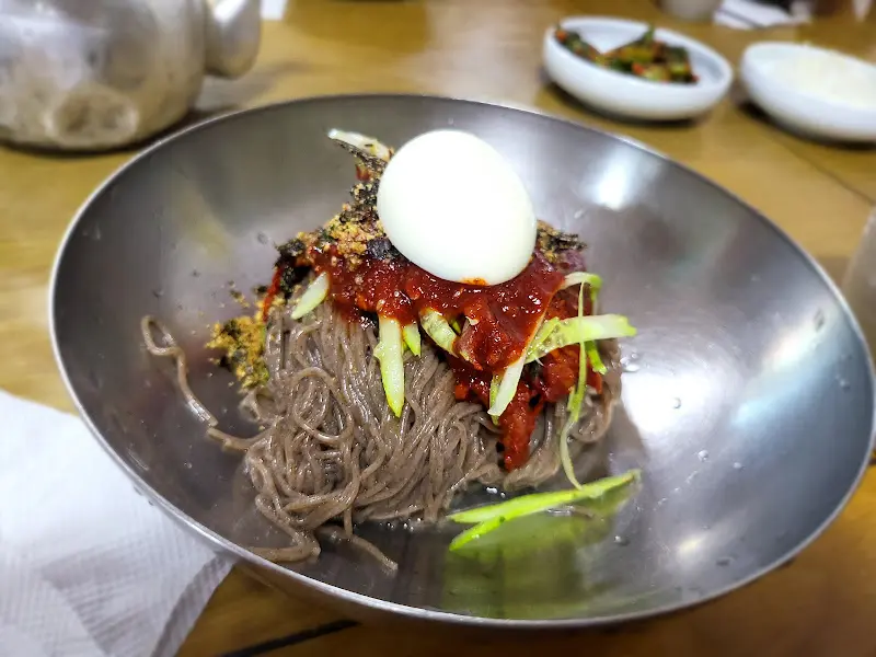 가자미 회 냉면의 모습