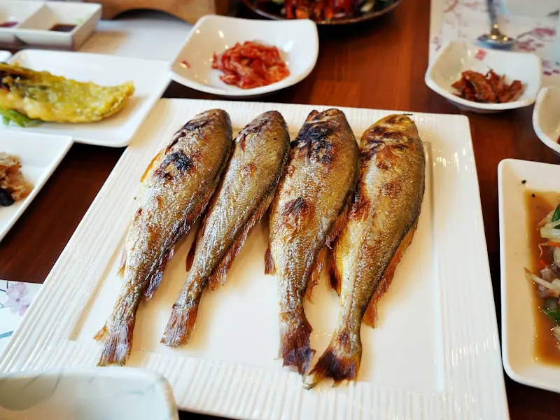 노릇하게 구워진 조기