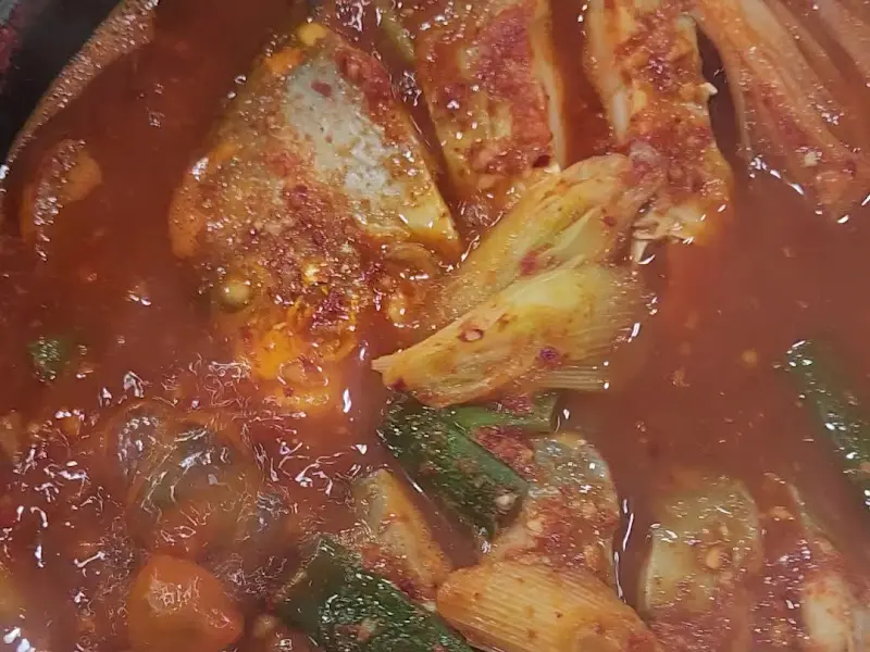 매콤한 양념에 푹 졸여진 병어조림