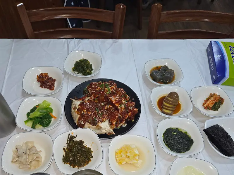 푸짐한 꽃게무침 한 상 차림