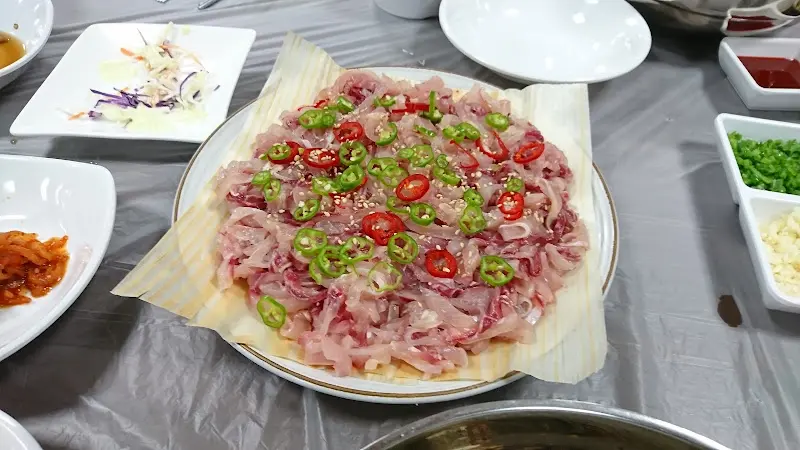 향어회 한상차림