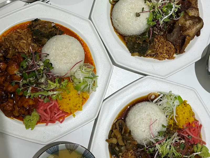 다양한 덮밥 메뉴