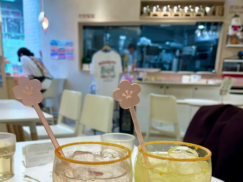 덮밥 한 상 차림