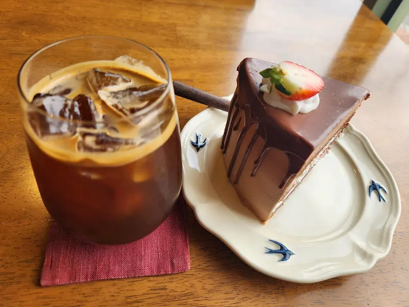 초코 케이크와 커피