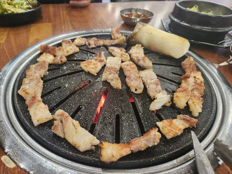 잘 구워진 삼겹살