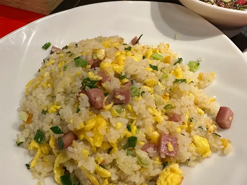 고슬고슬하게 볶아진 볶음밥