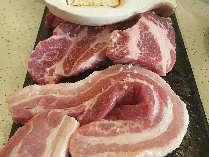 깡돼지 꽃목살, 삼겹살