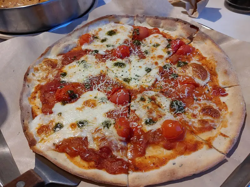 먹음직스러운 피자의 모습