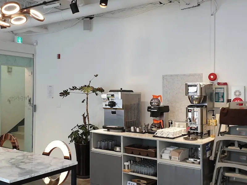 푸짐한 양의 샐러드