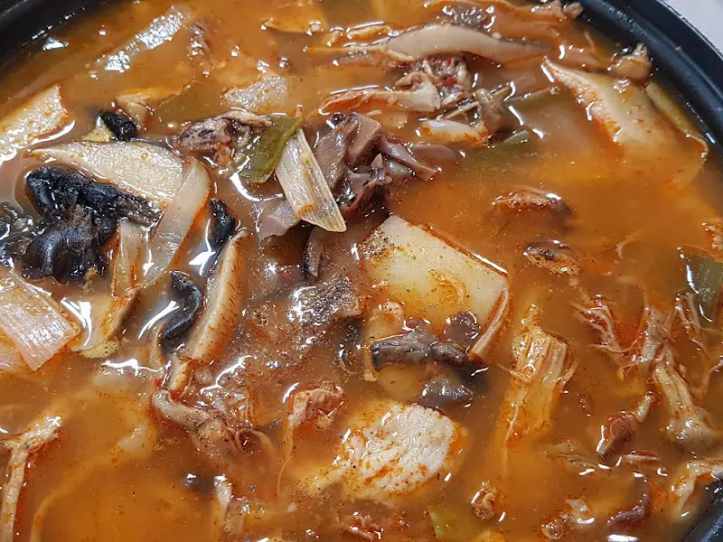 자연산 버섯전골의 클로즈업