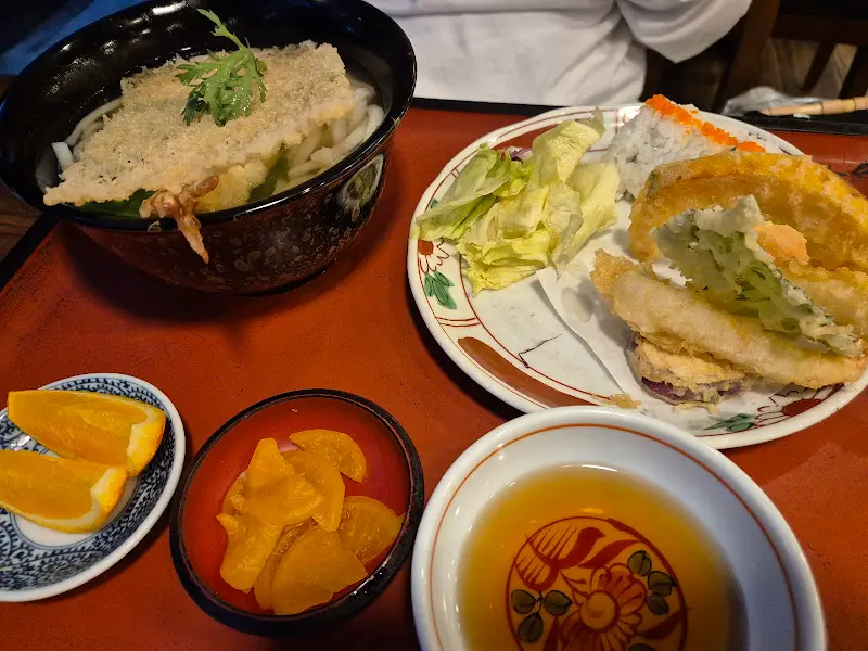 자루 붓카케 우동 정식 한 상 차림