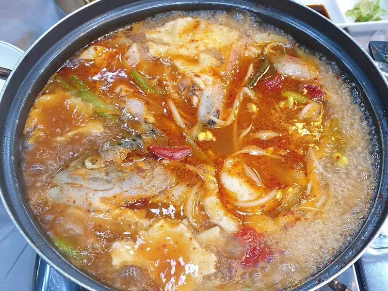 보글보글 끓는 매운탕