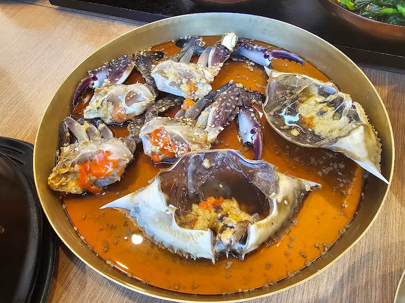 윤기가 흐르는 간장게장