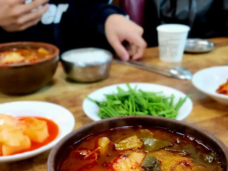 식탁 전체