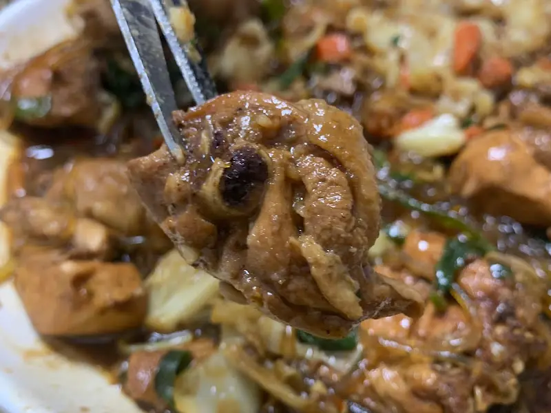 윤기가 흐르는 닭고기