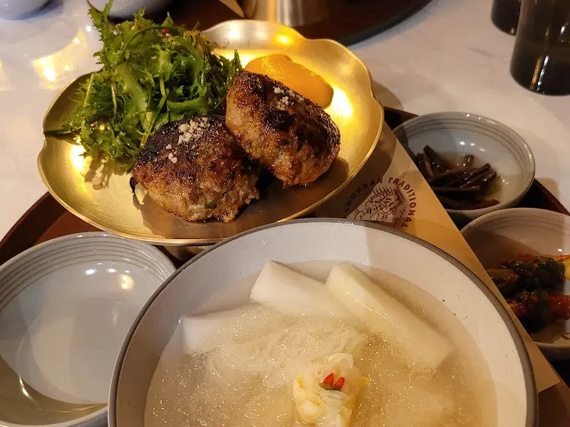 무호소반 한상차림 측면샷