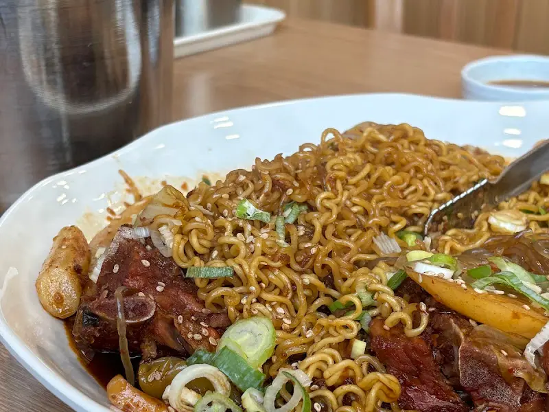 감자탕 뼈에 붙은 살코기