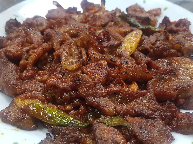 매콤한 돼지 연탄구이